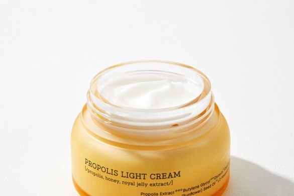 Cosrx Propolis Light Cream — легкий крем з прополісом