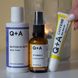Q+A Skin набір для сяяння шкіри: гліколевий тонер, сироватки з вітаміном С і кофеїном 1 з 4