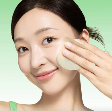 Celimax The Real Noni Calming Glow Pad &ndash; тонер-пади з ноні для заспокоєння і сяяння шкіри 50 шт.
