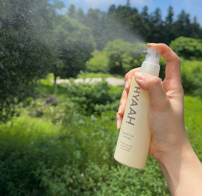 HYAAH All Day Essential Water &ndash; зволожуючий спрей для обличчя з ромашкою