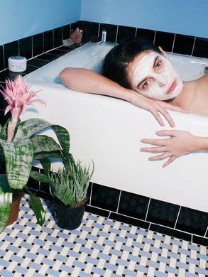 Glossier Moisturizing Moon Mask зволожуюча маска для обличчя
