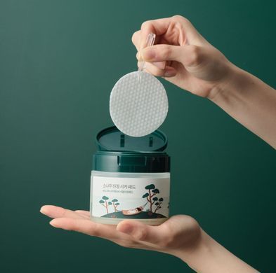 ROUND LAB Pine Calming Cica Pad &ndash; заспокійливі пілінг-педи з екстрактом голок сосни