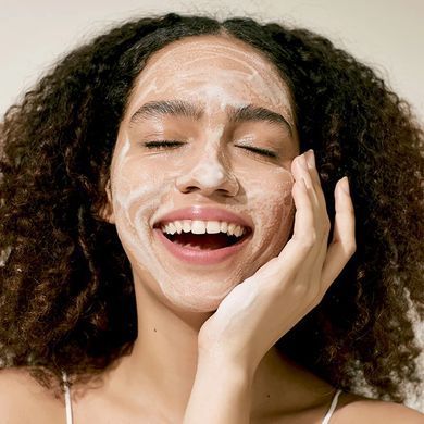 IUNIK Calendula Balancing Foam Gel Cleanser &ndash; балансуючий гель для вмивання з календулою