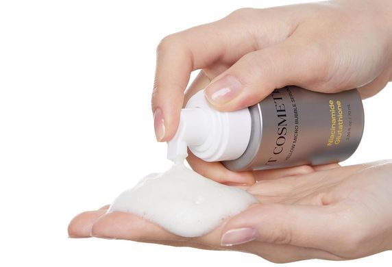 VT Cosmetics Niacinamide Glutathione Yellow Micro Bubble Serum &ndash; освітлювальна сироватка з мікро-бульбашками з ніацинамідом і глутатіоном