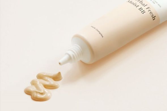 Manyo Herbal Fresh Moist BB &ndash; зволожувальний BB крем з екстрактами трав