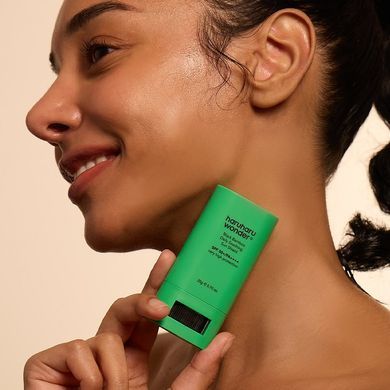 Haruharu Wonder Black Bamboo Daily Soothing Sun Shield &ndash; сонцезахисний стік SPF50+ PA++++